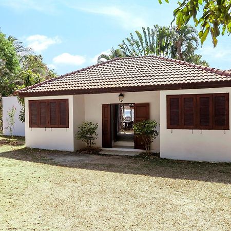 Baan Khunying - Secluded Phuket Beachfront Villa - SHA Certified Rawai Bagian luar foto