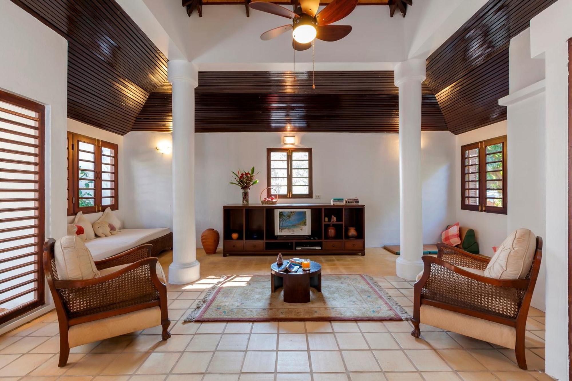 Baan Khunying - Secluded Phuket Beachfront Villa - SHA Certified Rawai Bagian luar foto