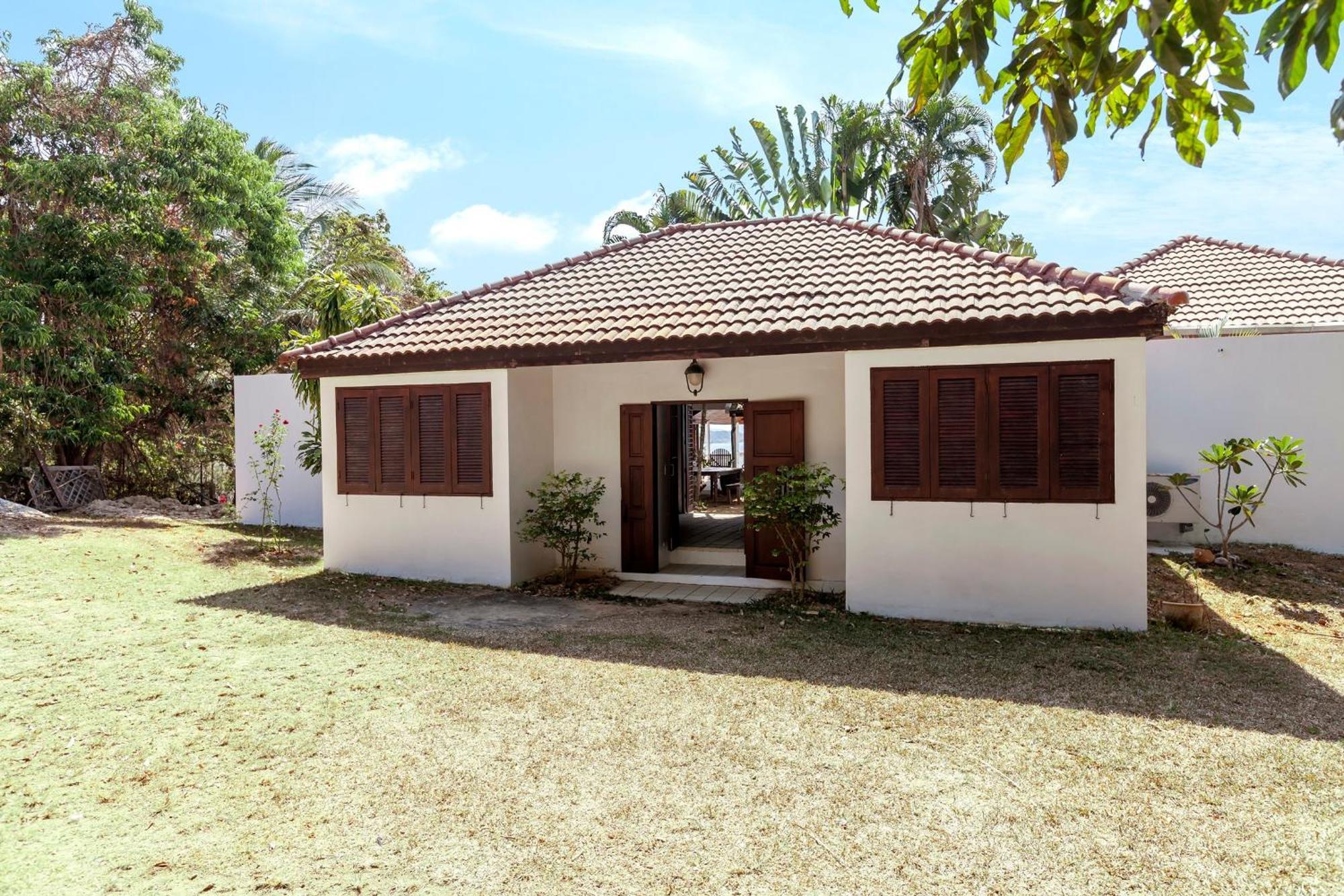 Baan Khunying - Secluded Phuket Beachfront Villa - SHA Certified Rawai Bagian luar foto